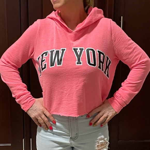 victoria secret pink sweatshirt. Xs, could fit a size small too. - Picture 2 of 4